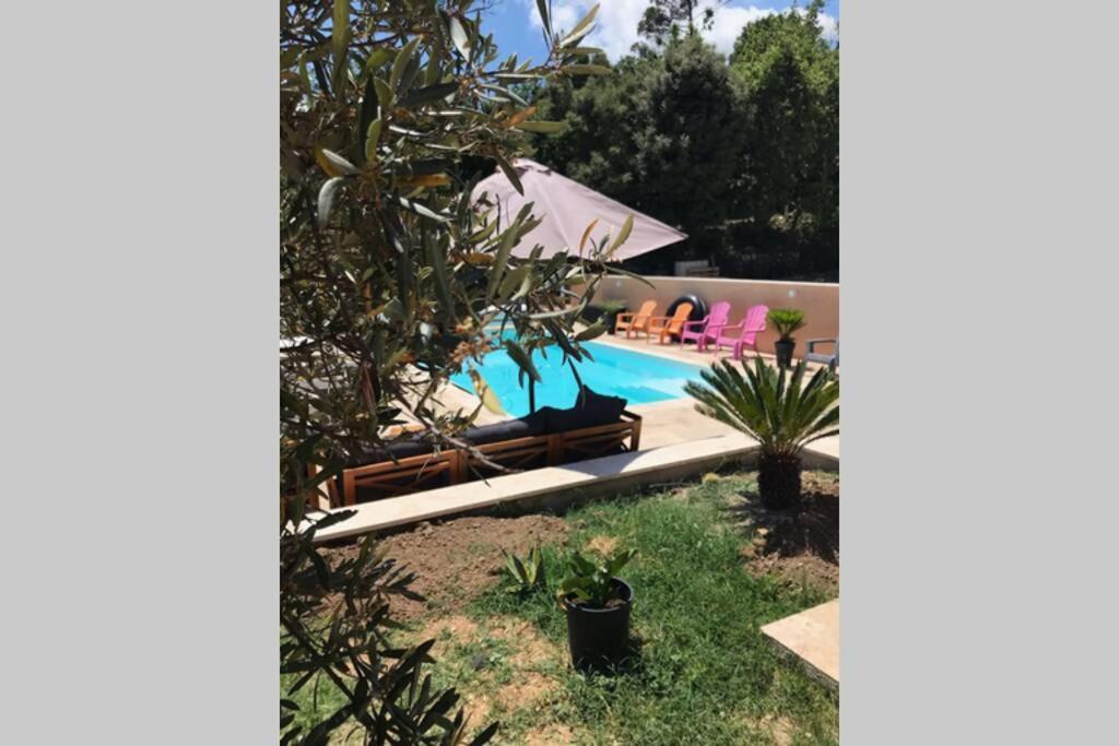 Logement Attenant A Une Villa T2 Avec Terrasse . ベス・シュル・イソル エクステリア 写真