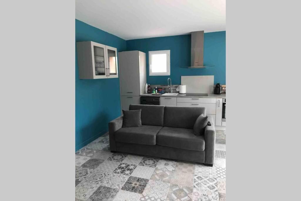 Logement Attenant A Une Villa T2 Avec Terrasse . ベス・シュル・イソル エクステリア 写真